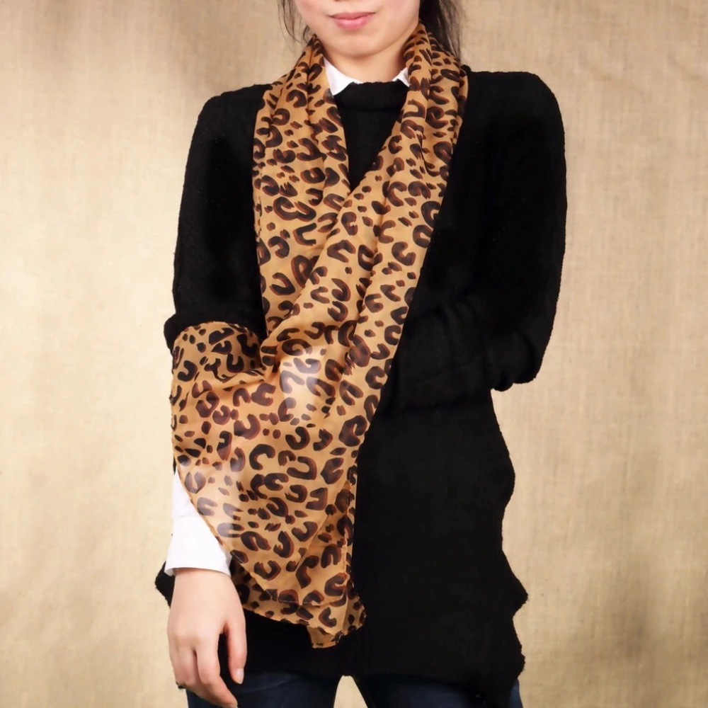 BRAND NEW Leopard Print Scarf 🔥